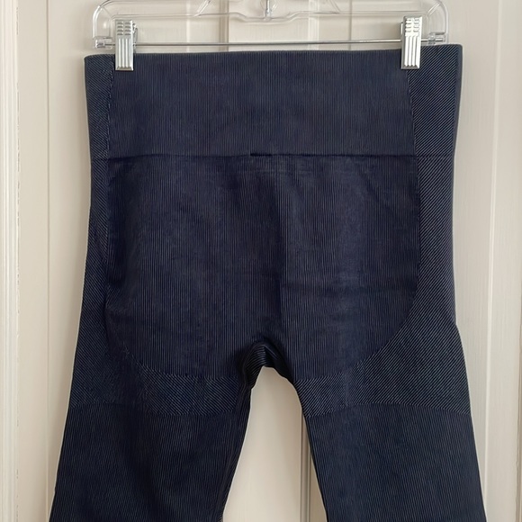 NWOT JoyLab High Rise Dark Blue Ribbed Seamless Leggings - Picture 4 of 8